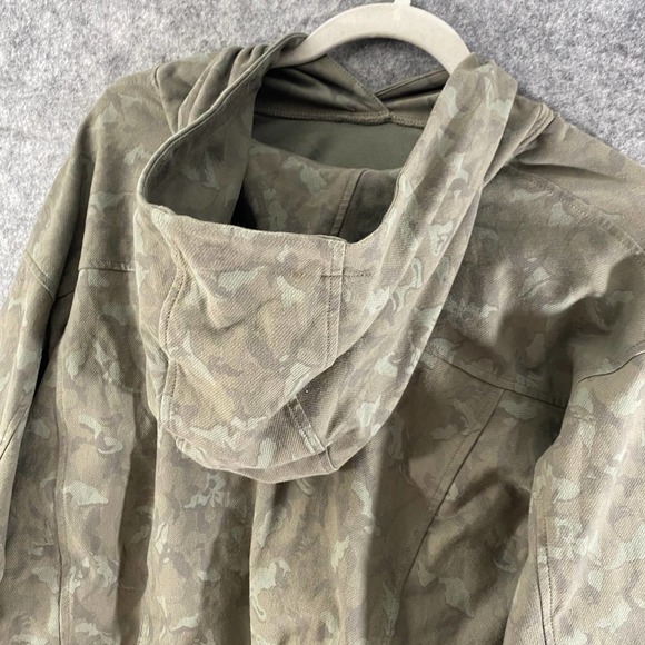Athleta Sweatshirt Medium Green Camo Printed Farallon Hoodie Long Sleeve - Picture 5 of 11